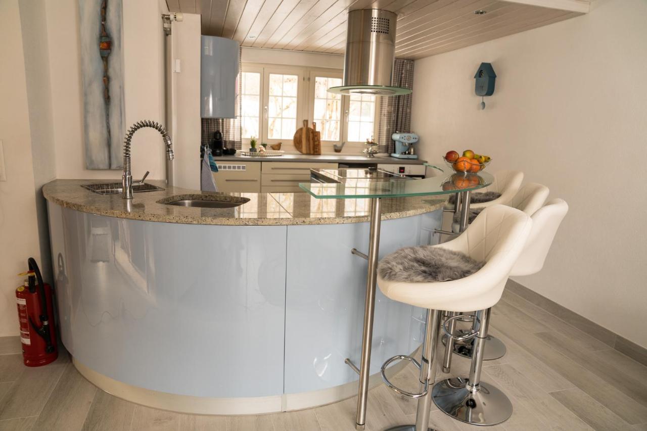 Chalet Spitzhorn - Your Peak Getaway - Private Terrasse & Gratis Parkplatz Gsteig Exteriör bild