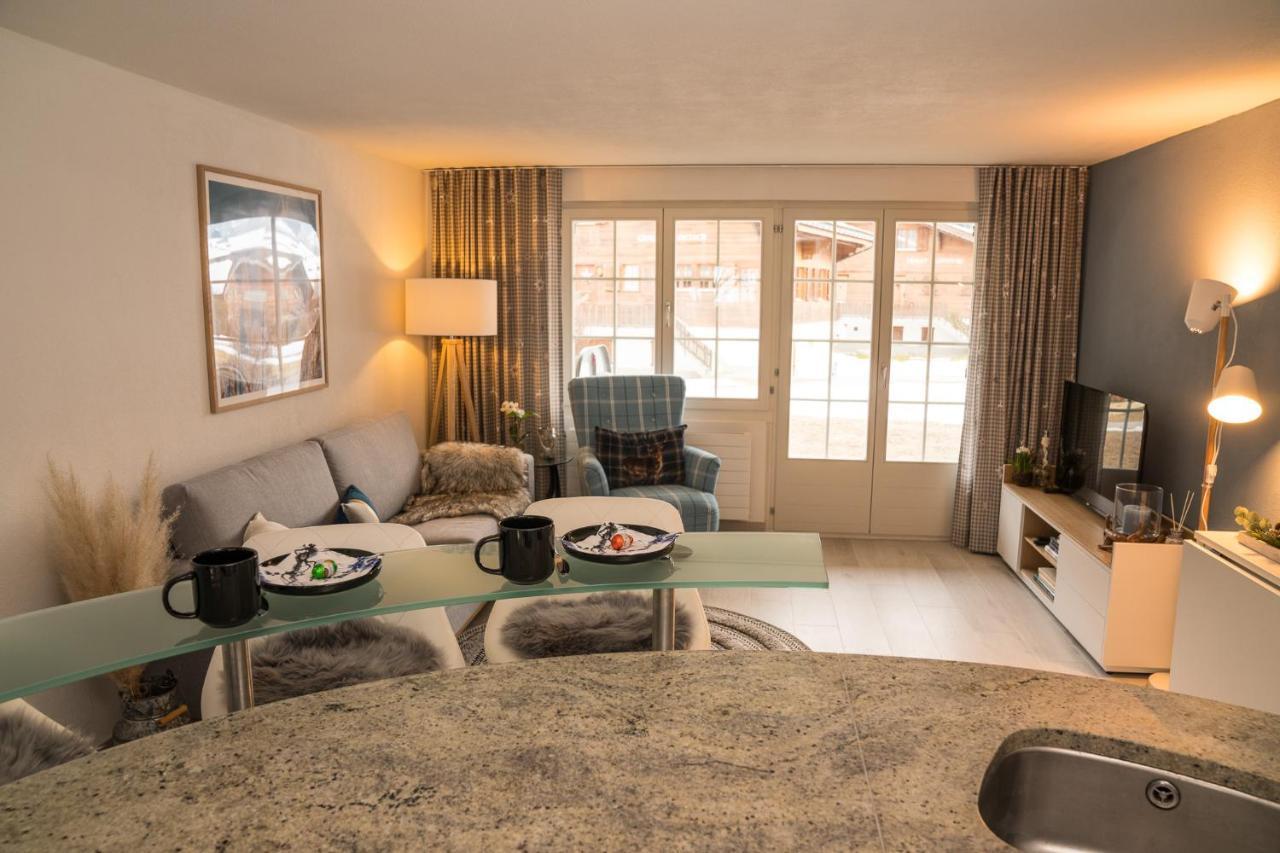 Chalet Spitzhorn - Your Peak Getaway - Private Terrasse & Gratis Parkplatz Gsteig Exteriör bild
