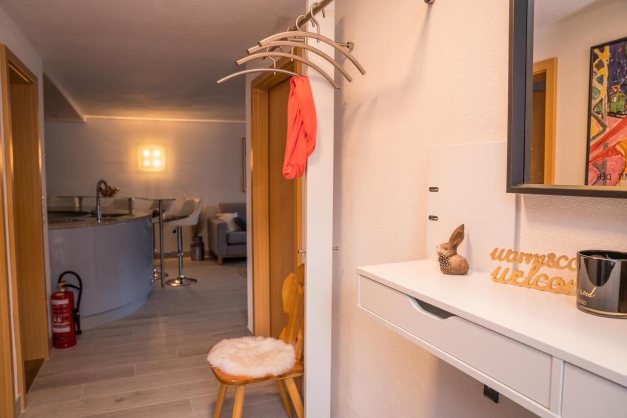 Chalet Spitzhorn - Your Peak Getaway - Private Terrasse & Gratis Parkplatz Gsteig Exteriör bild